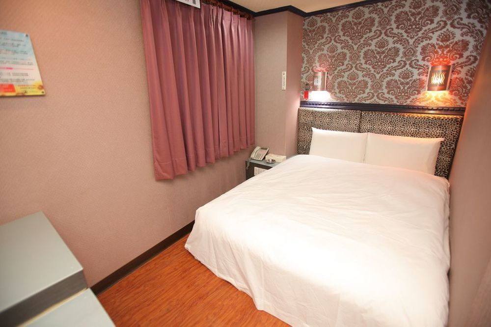 Dealer Hotel Taipei Exterior photo